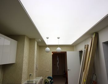 Натяжные потолки СПб, цена с установкой гарантией и отзывы.